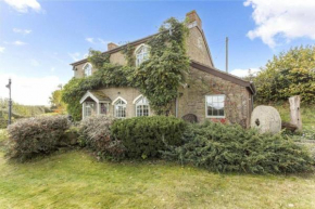 Old Lodge Cottage, dog friendly and rural